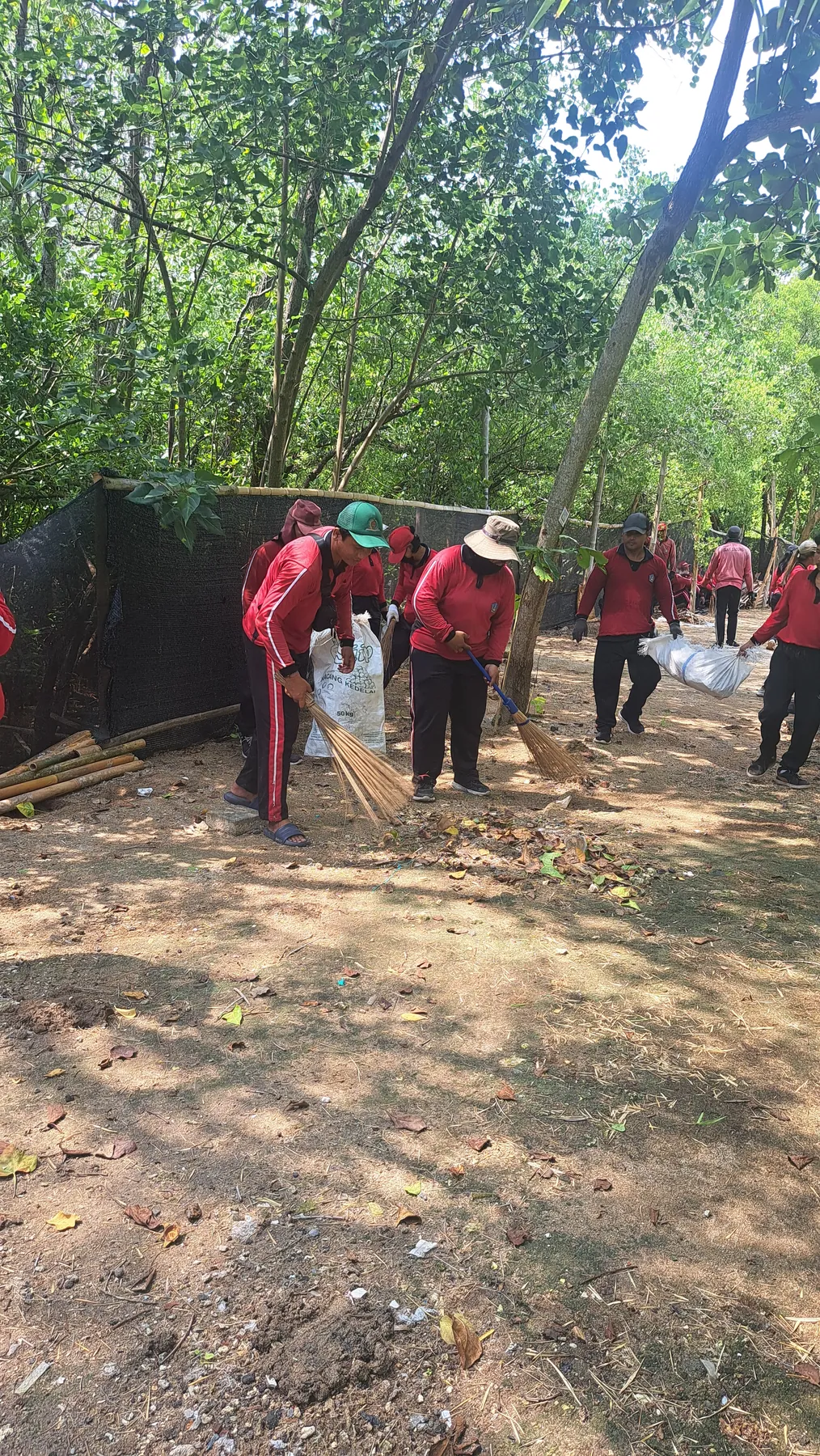 Bersih-Bersih Bersama