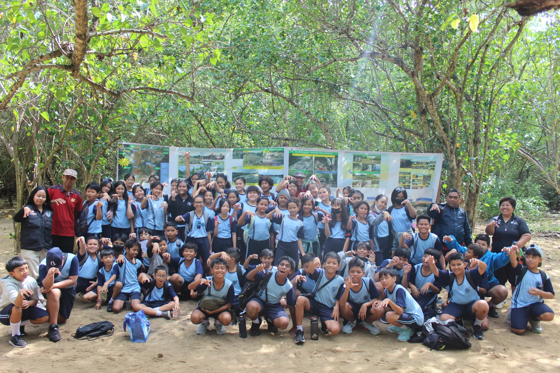 Edukasi Lingkungan Mangrove bersama SDK Soverdi