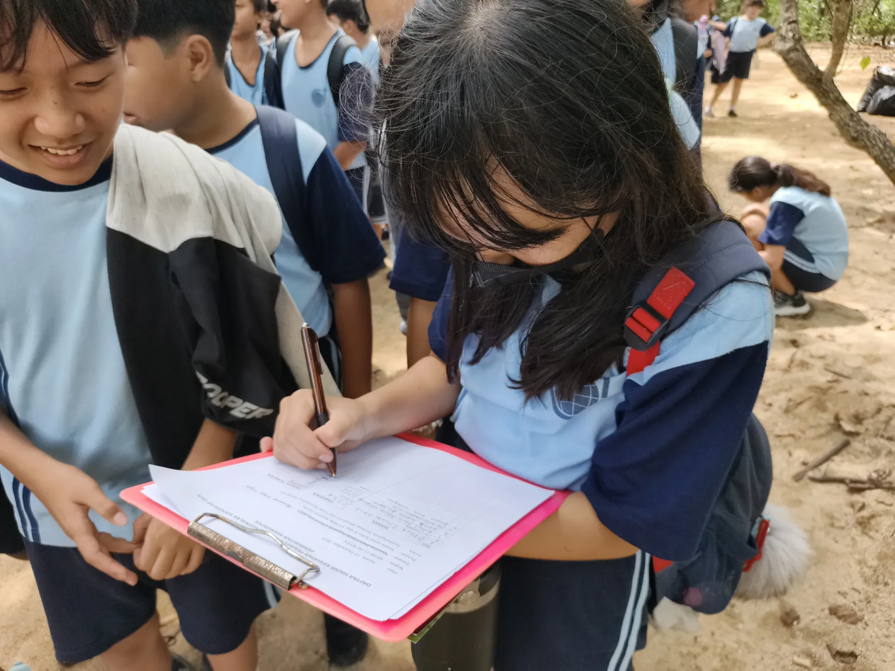 Edukasi Lingkungan Mangrove bersama SDK Soverdi